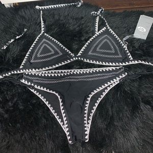 Black and white bikini set